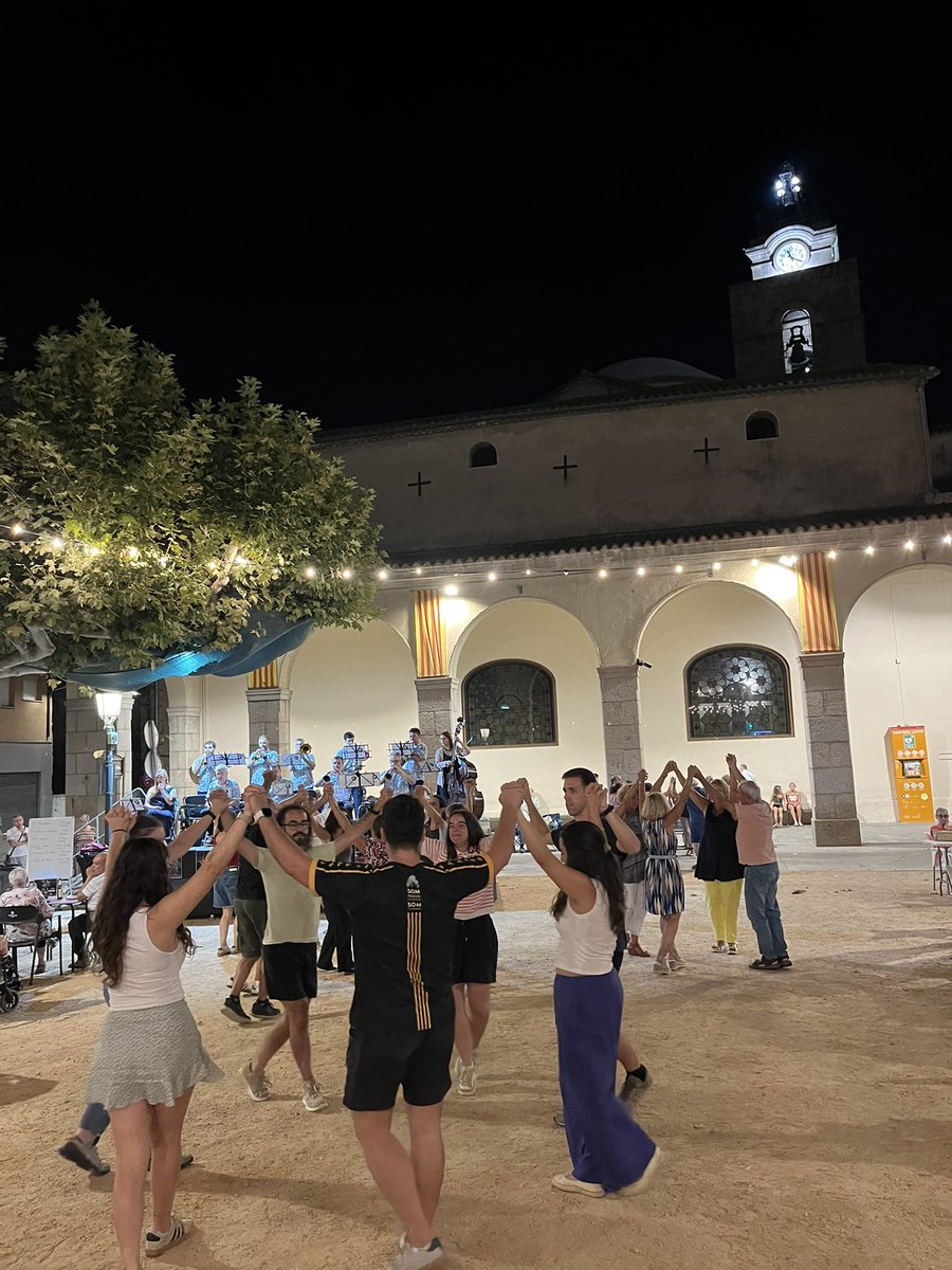 Fotografia 4 de l'estrena d'«Aixopluc celestial» publicada per Quim Torra i Pla